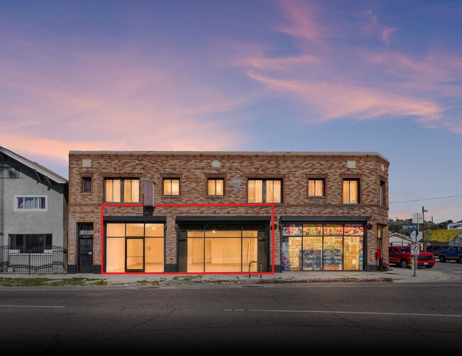 Plus de détails pour 3229-3235 N Main St, Los Angeles, CA - Commerce de détail à louer