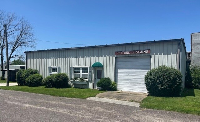 203 1st St, Martinsburg, MO à vendre - Photo du bâtiment - Image 3 de 14