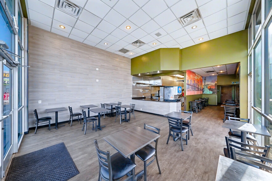 6455 S Pecos Rd, Las Vegas, NV à louer - Photo du bâtiment - Image 2 de 3