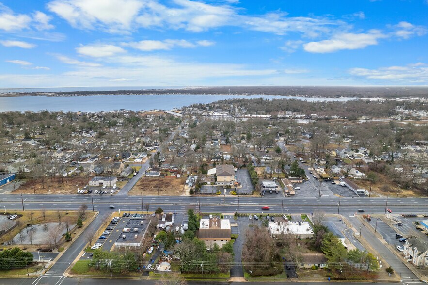 2214 Route 37 E, Toms River, NJ à louer - Photo du bâtiment - Image 2 de 37