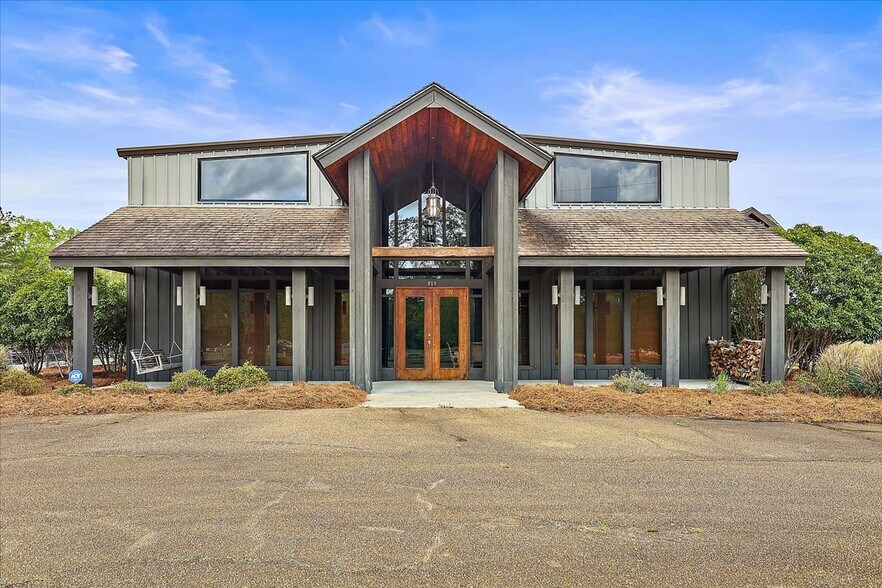 809 N Church St, Florence, MS à louer - Photo du bâtiment - Image 1 de 26