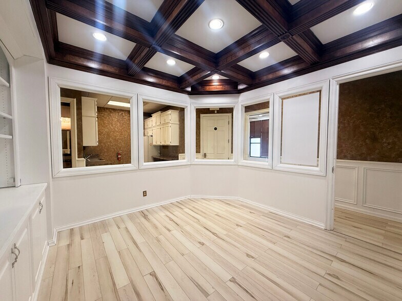 7161 Lee Hwy, Chattanooga, TN à vendre - Photo du bâtiment - Image 2 de 8