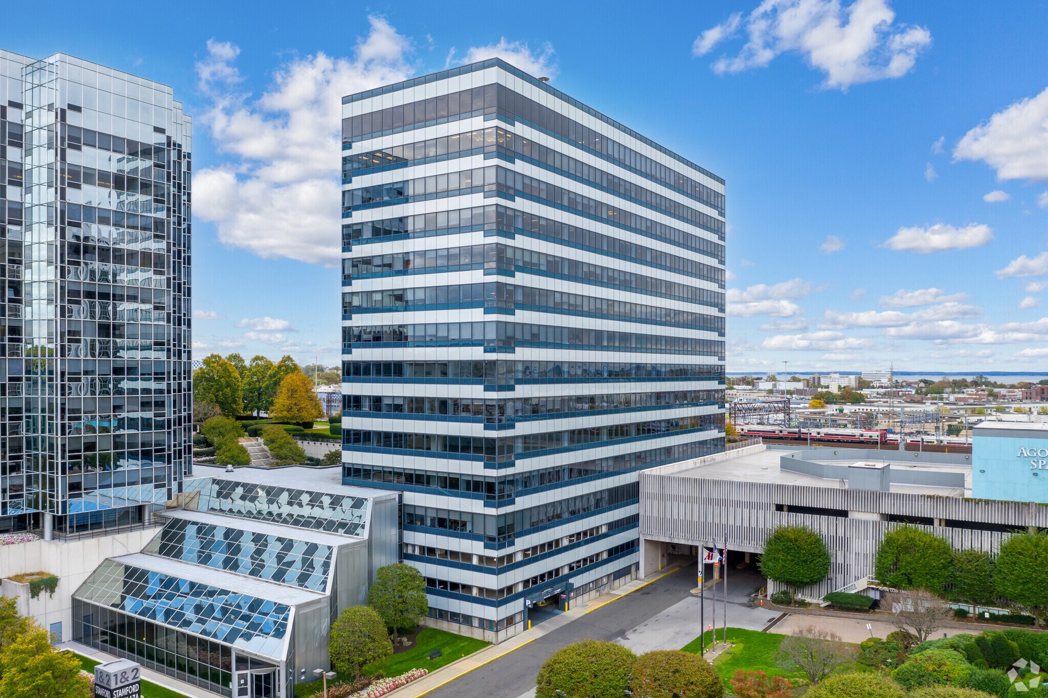 263 Tresser Blvd, Stamford, CT à louer Photo du bâtiment- Image 1 de 6