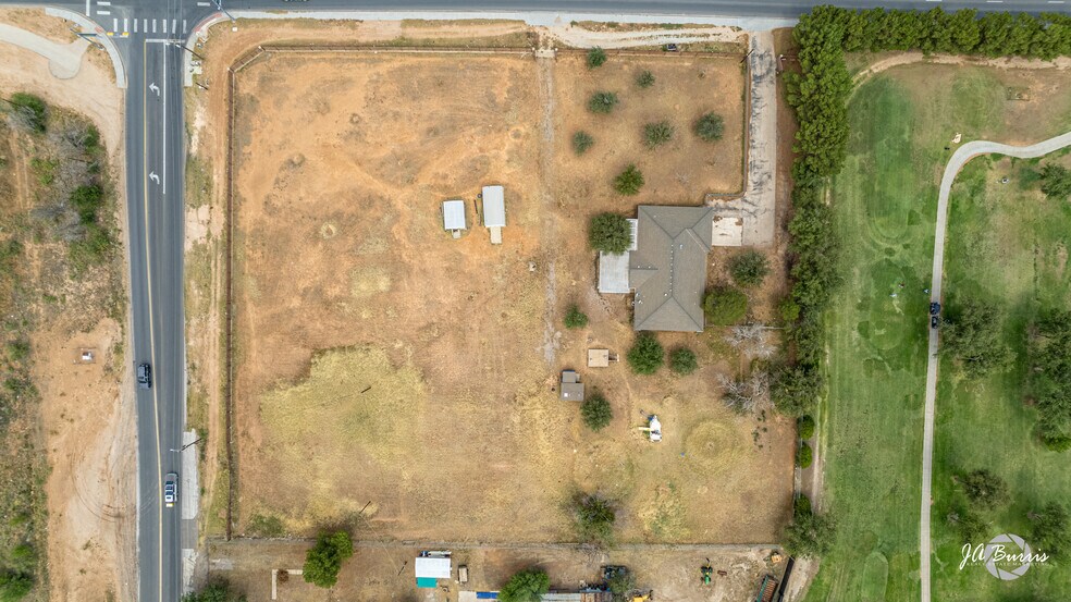 3229 N Fairgrounds Rd, Midland, TX à vendre - Photo du bâtiment - Image 3 de 10