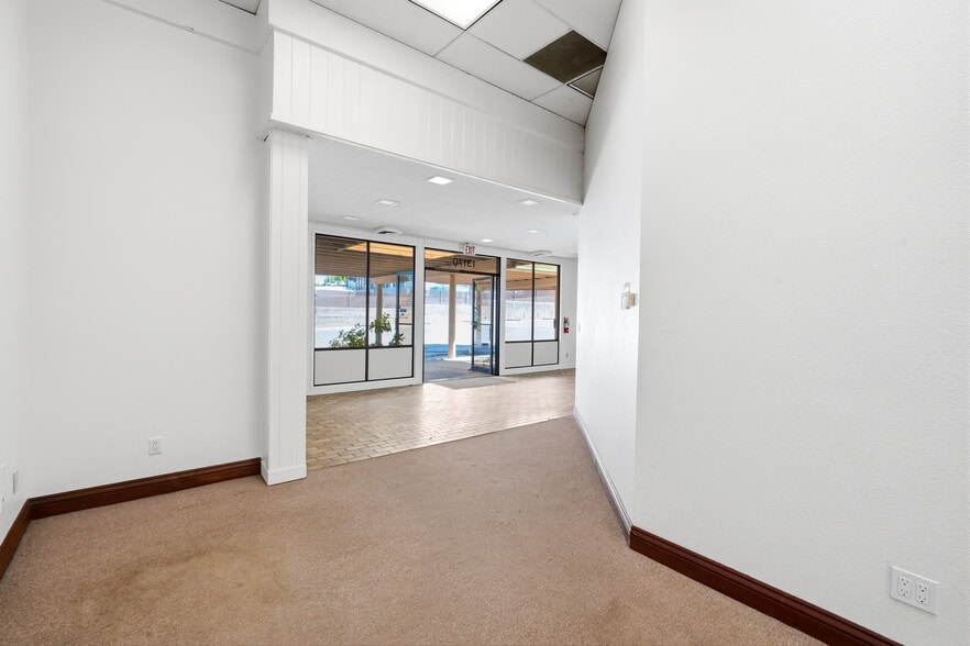 13170 Lincoln Way, Auburn, CA à vendre - Photo du bâtiment - Image 3 de 44