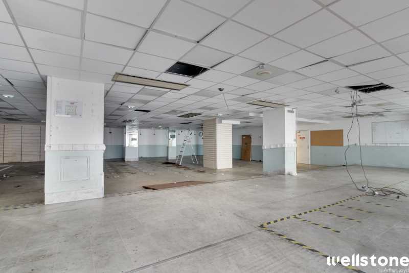 Office/Retail in Paris for lease - Interior Photo - Image 1 of 8