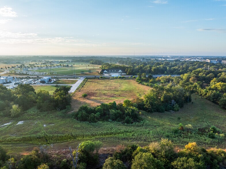3031 University Dr, E, College Station, TX à vendre - Photo du bâtiment - Image 3 de 11