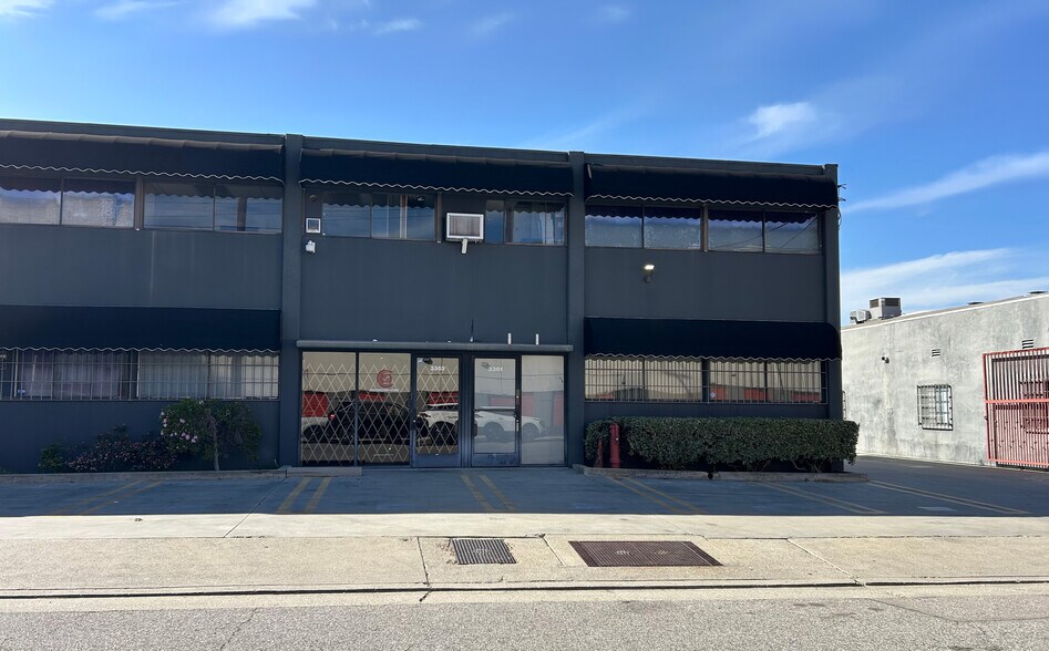 3361-3363 La Cienega Pl, Los Angeles, CA à louer - Photo du bâtiment - Image 3 de 4