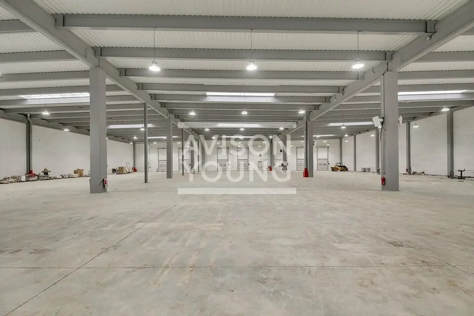 Flex in Tremblay-en-France for lease Interior Photo- Image 1 of 6