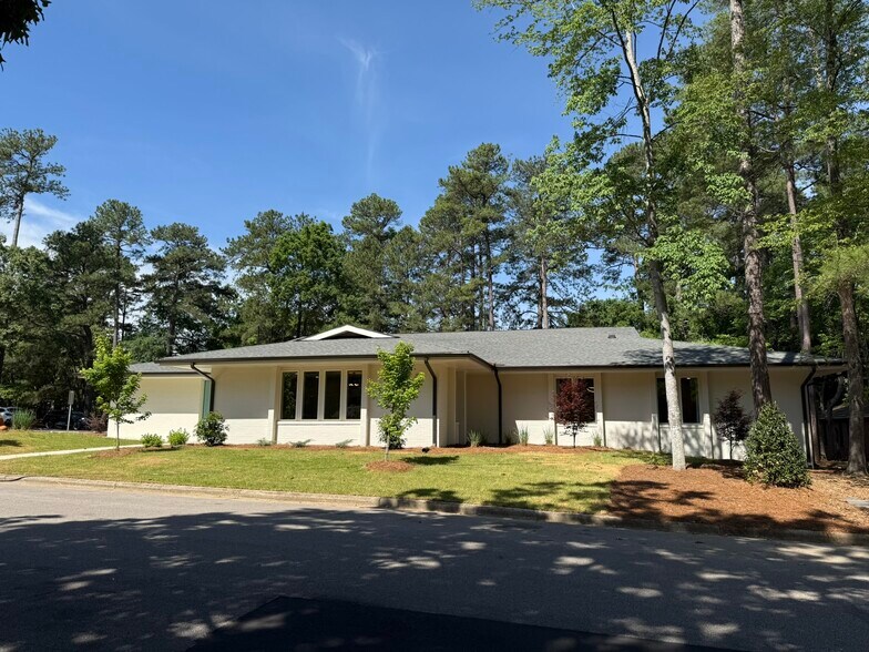 4905 Professional Ct, Raleigh, NC à louer - Photo du bâtiment - Image 2 de 14