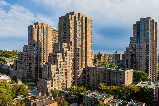 Plus de détails pour 350 Rue Prince-Arthur O, Montréal, QC - Commerce de détail à louer