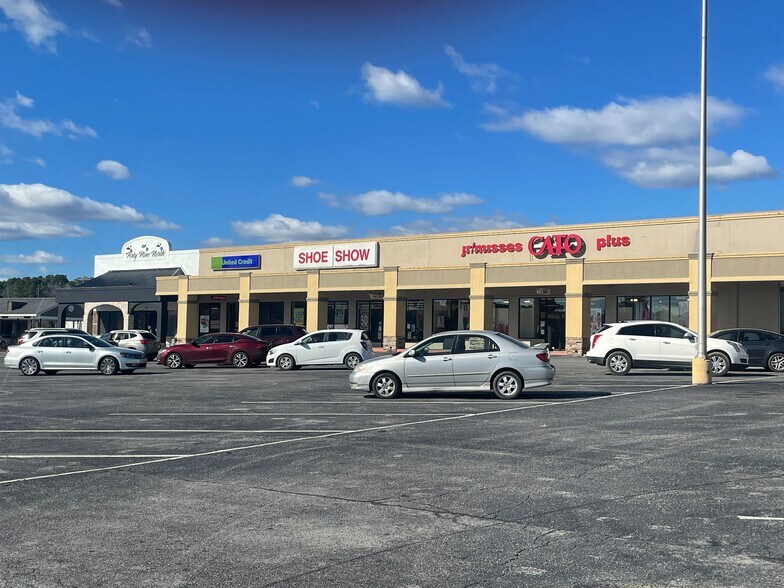 1560-1588 Simpson Hwy, Magee, MS à louer - Photo du bâtiment - Image 2 de 9