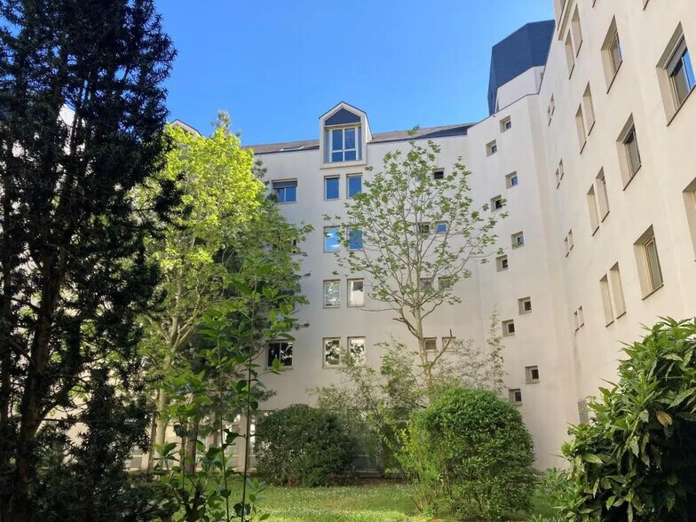 Bureau dans Nantes à vendre - Photo du bâtiment - Image 1 de 31