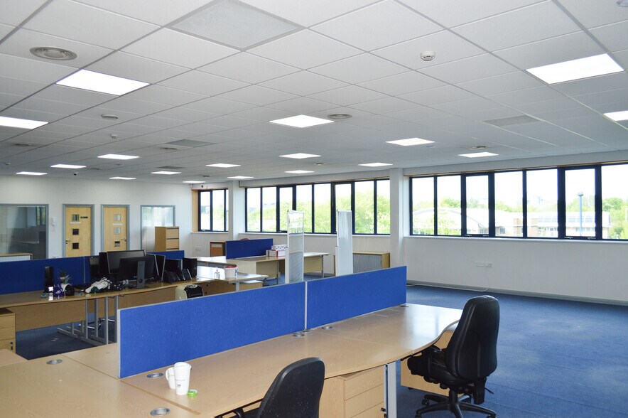 Davy Av, Milton Keynes for lease - Building Photo - Image 3 of 7