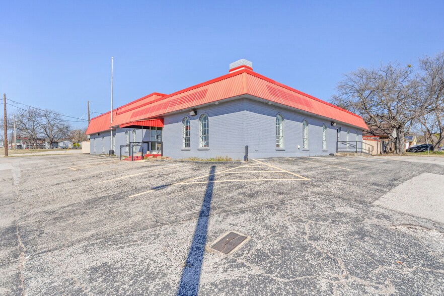 8620 Clifford St, Fort Worth, TX à vendre - Photo du bâtiment - Image 2 de 24