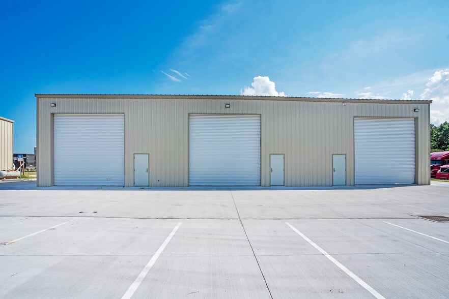 3295 Steel Rail Dr, Bunnell, FL for lease - Building Photo - Image 2 of 37