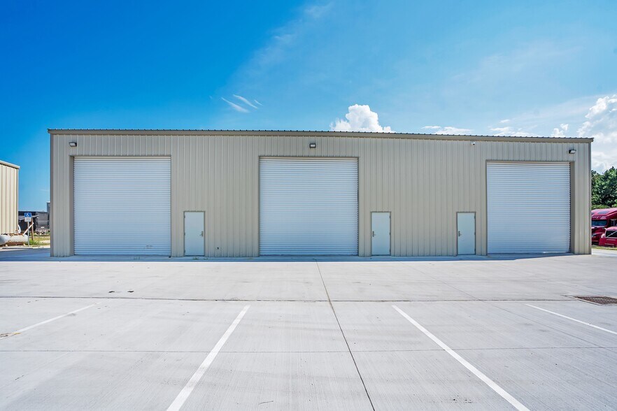 3295 Steel Rail Dr, Bunnell, FL à louer - Photo du bâtiment - Image 2 de 37