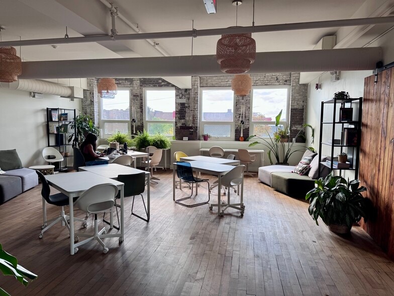 2199 Bloor St W, Toronto, ON for lease - Interior Photo - Image 2 of 5