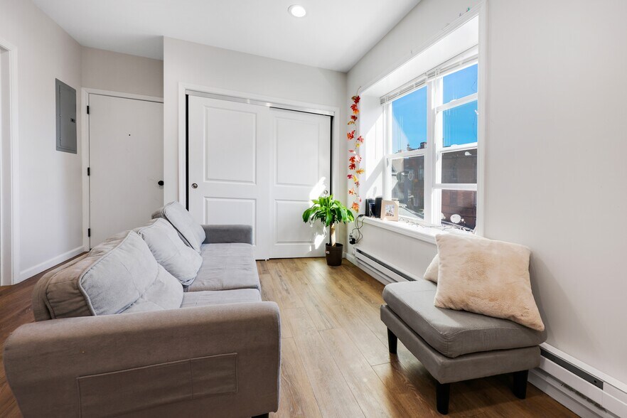 5-13 Academy St, Poughkeepsie, NY à vendre - Photo du bâtiment - Image 3 de 9