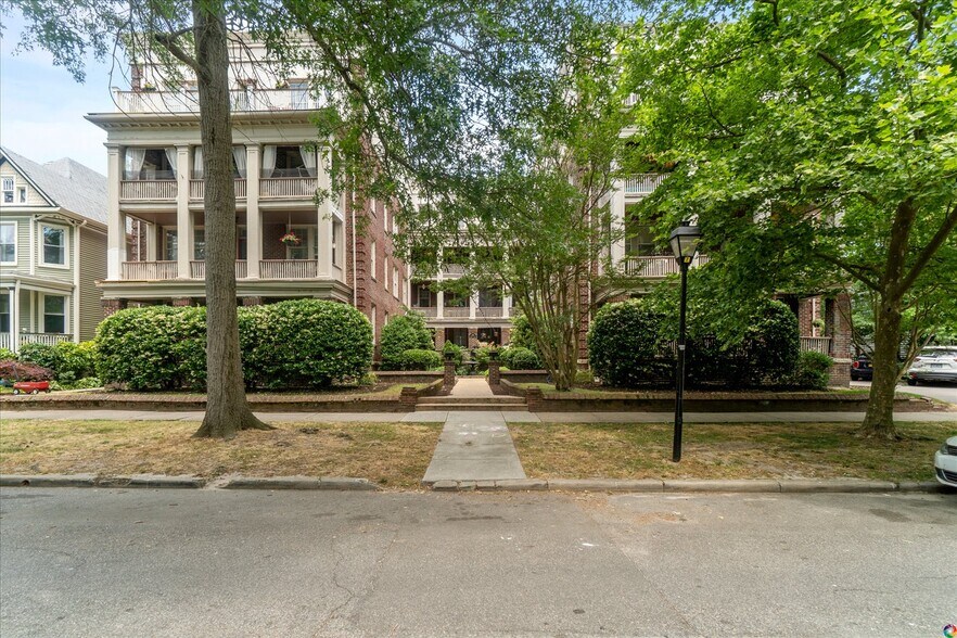 230 E 40th St, Norfolk, VA à vendre - Photo du bâtiment - Image 3 de 13