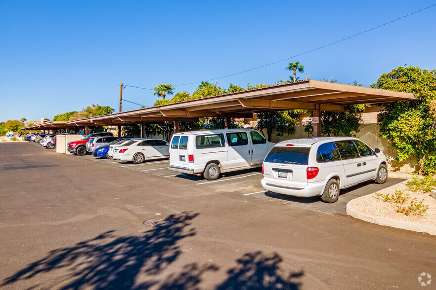 14435 N 7th St, Phoenix, AZ à vendre - Photo du bâtiment - Image 2 de 13