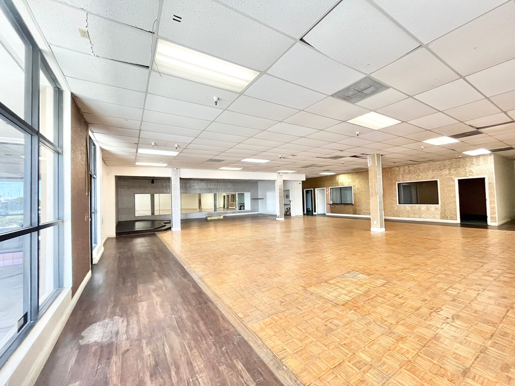 5650 Power Inn Rd, Sacramento, CA for lease Interior Photo- Image 1 of 6