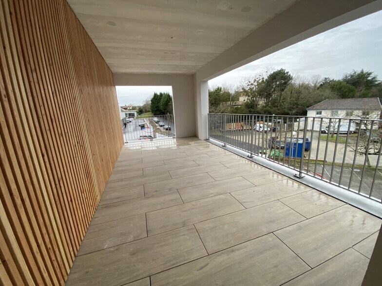 Bureau dans Artigues-près-Bordeaux à louer - Photo du bâtiment - Image 2 de 10