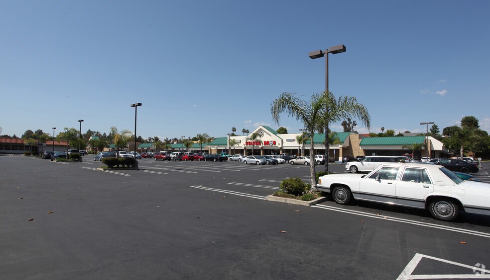 1220-1364 E Mission Ave, San Marcos, CA à louer - Photo du bâtiment - Image 2 de 10