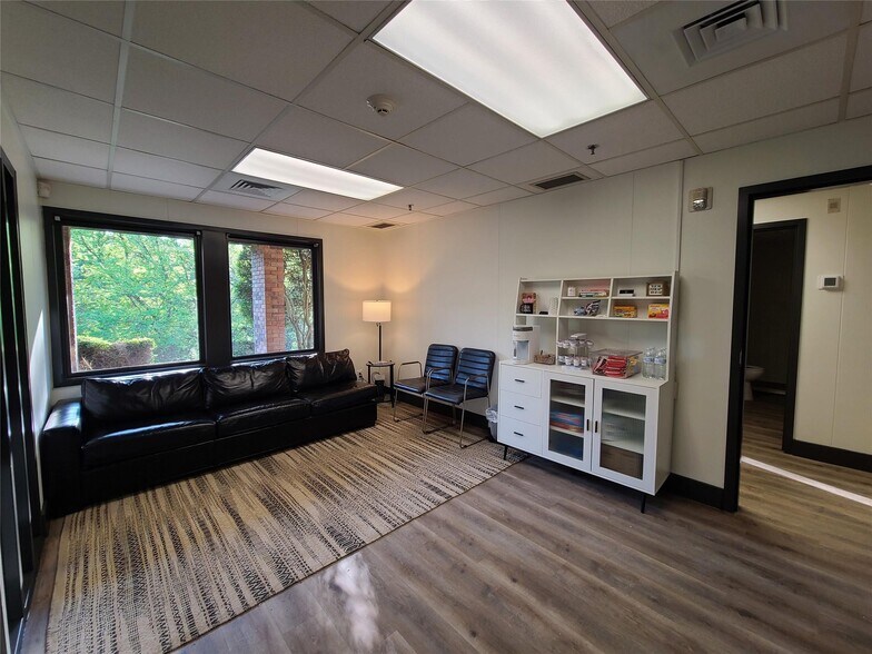 102 Memorial Dr, Denison, TX à louer - Photo du bâtiment - Image 2 de 7