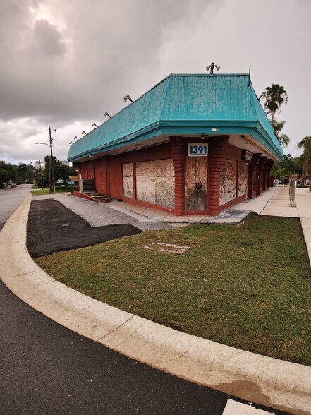 1391 Gulf To Bay Blvd, Clearwater, FL à vendre - Photo du bâtiment - Image 2 de 11