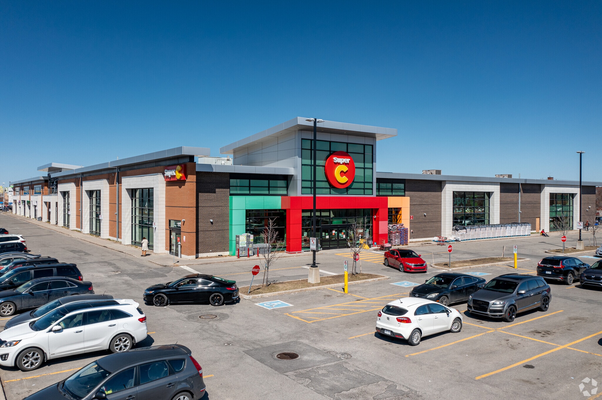 1515-1605 Boul Marcel-Laurin, Montréal, QC for lease Primary Photo- Image 1 of 4