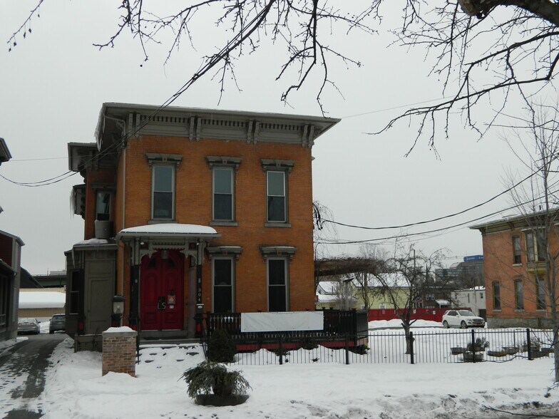 304 Hawley Ave, Syracuse, NY à vendre - Photo du bâtiment - Image 3 de 44