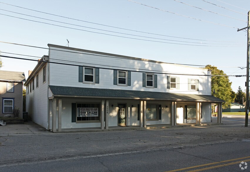 3552-3556 Avon St, Hartland, MI for lease - Building Photo - Image 2 of 2