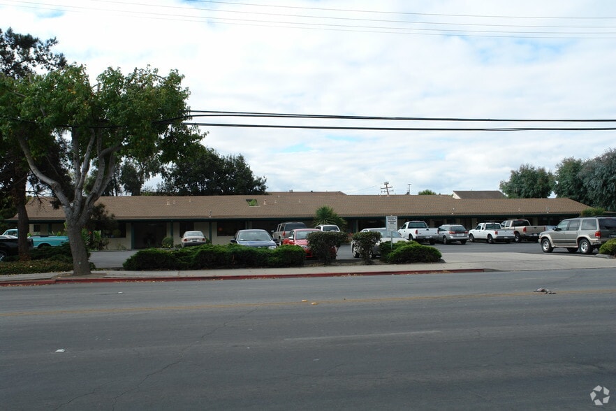 632-672 E Romie Ln, Salinas, CA for lease - Building Photo - Image 1 of 3