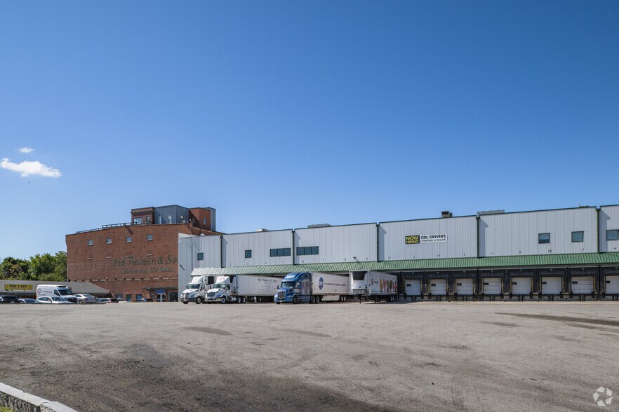 2301 Purchase St, New Bedford, MA à louer - Photo du bâtiment - Image 2 de 4