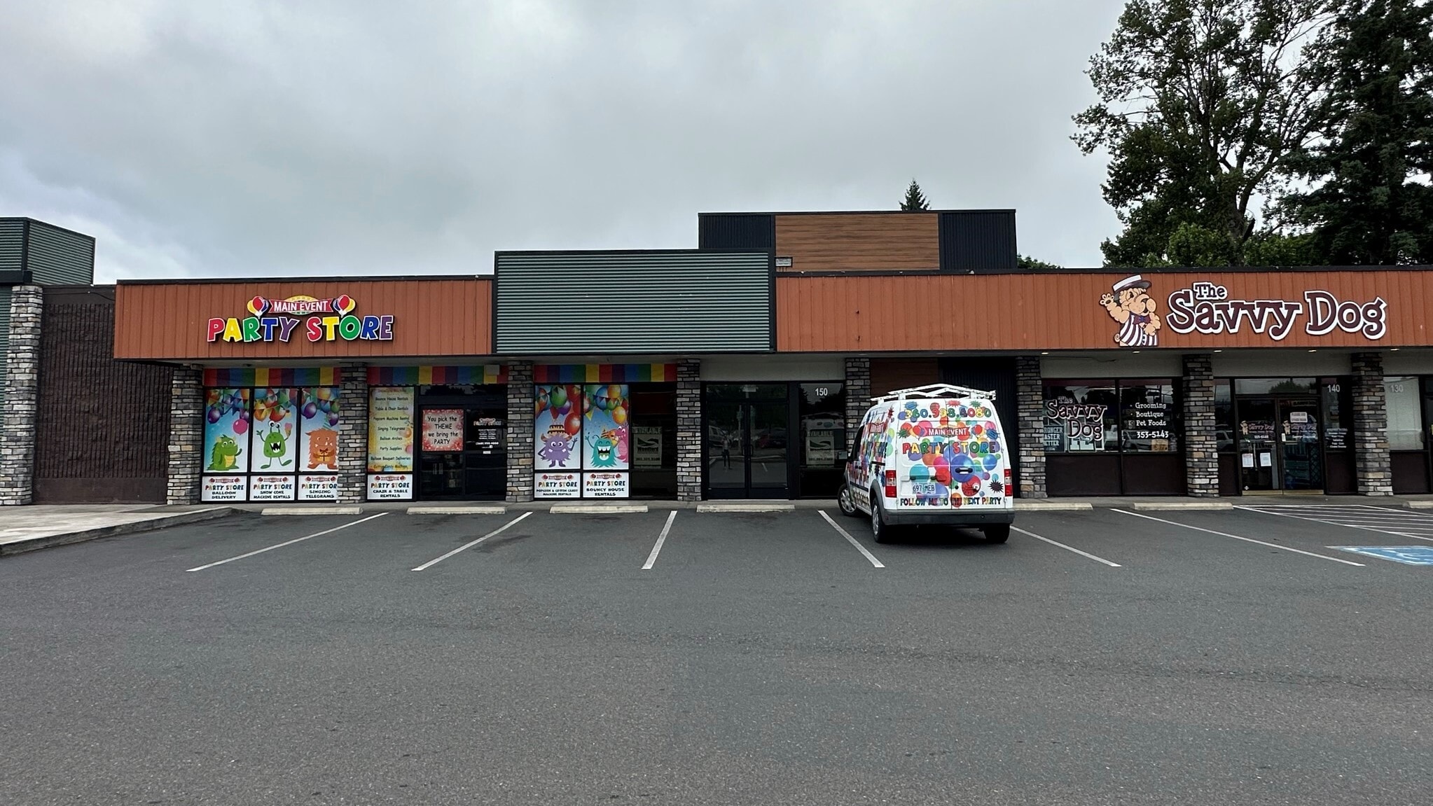 3202-3210 Ocean Beach Hwy, Longview, WA for lease Interior Photo- Image 1 of 5