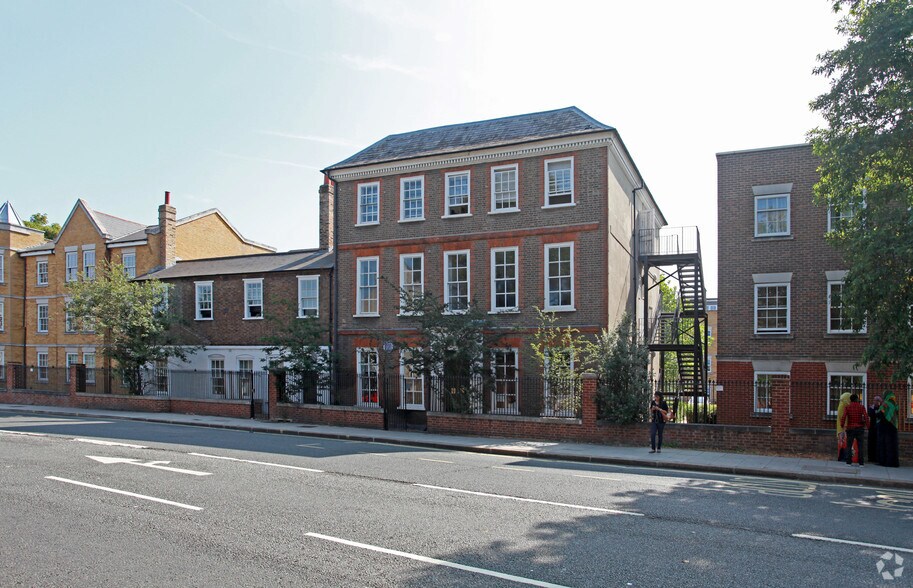 158-160 Twickenham Rd, Isleworth for lease - Primary Photo - Image 1 of 2