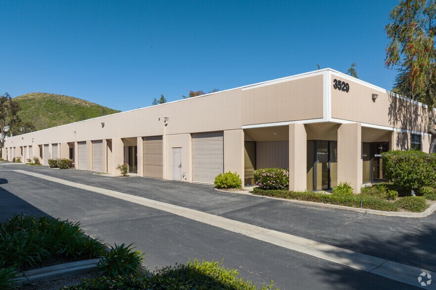3529 Old Conejo Rd, Newbury Park, CA à louer - Photo du bâtiment - Image 2 de 9