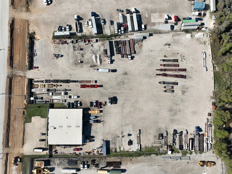 952 Entertainment Way, Grand Prairie, TX for lease - Aerial - Image 2 of 25