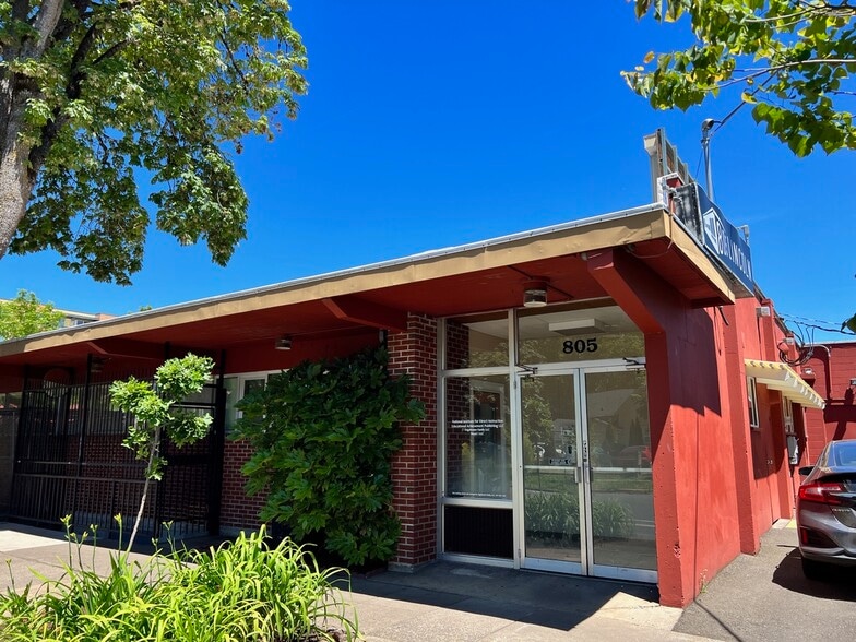 805 Lincoln St, Eugene, OR for sale - Building Photo - Image 2 of 8