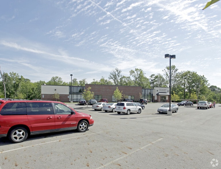 1929 Gateway Cir, Grove City, OH for sale - Building Photo - Image 2 of 4