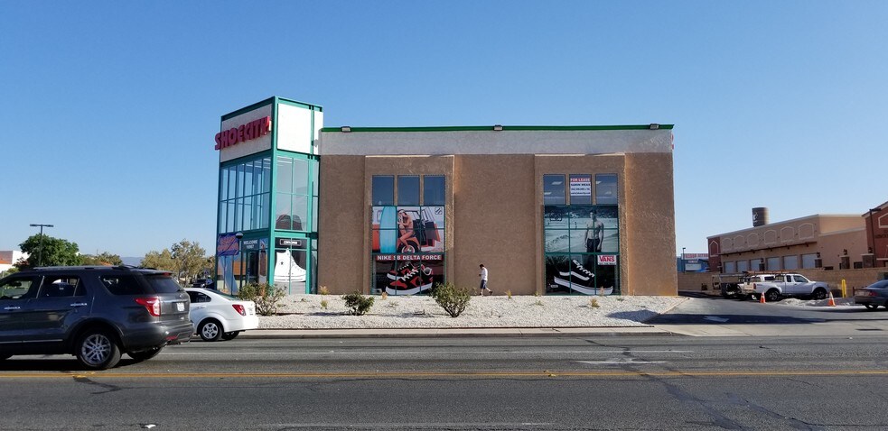 16967 Main St, Hesperia, CA à louer - Photo du bâtiment - Image 3 de 5