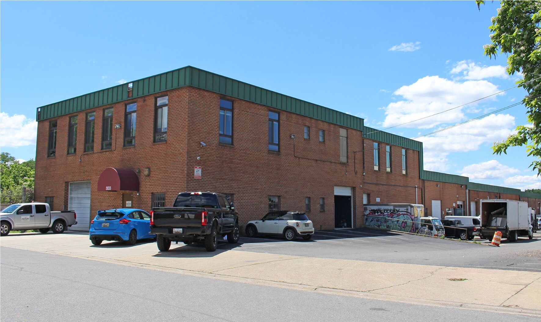 Frolich Lane Portfolio portfolio of 4 properties for sale on LoopNet.ca Building Photo- Image 1 of 6