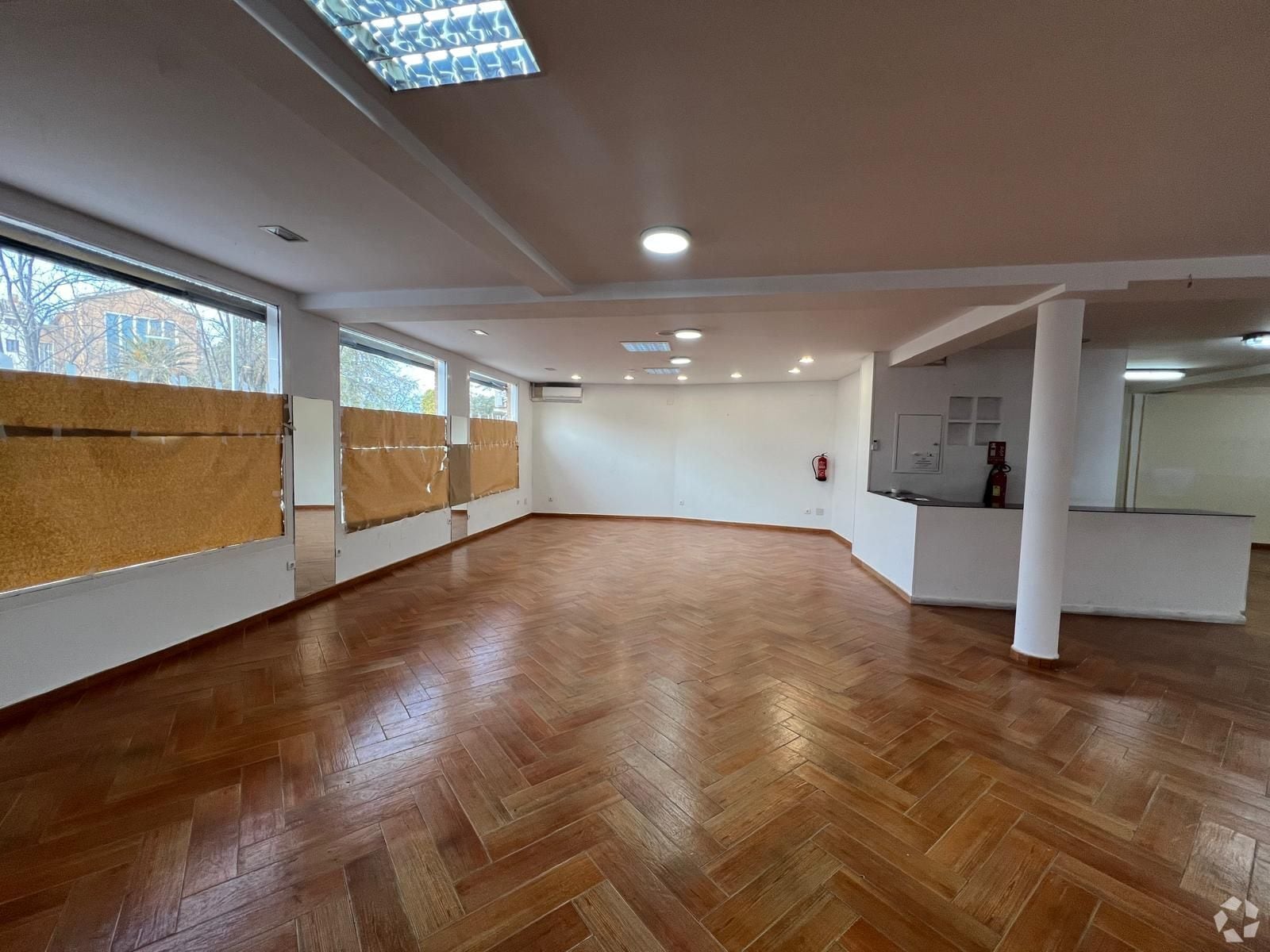Retail in Ciempozuelos, Madrid for lease Interior Photo- Image 1 of 3