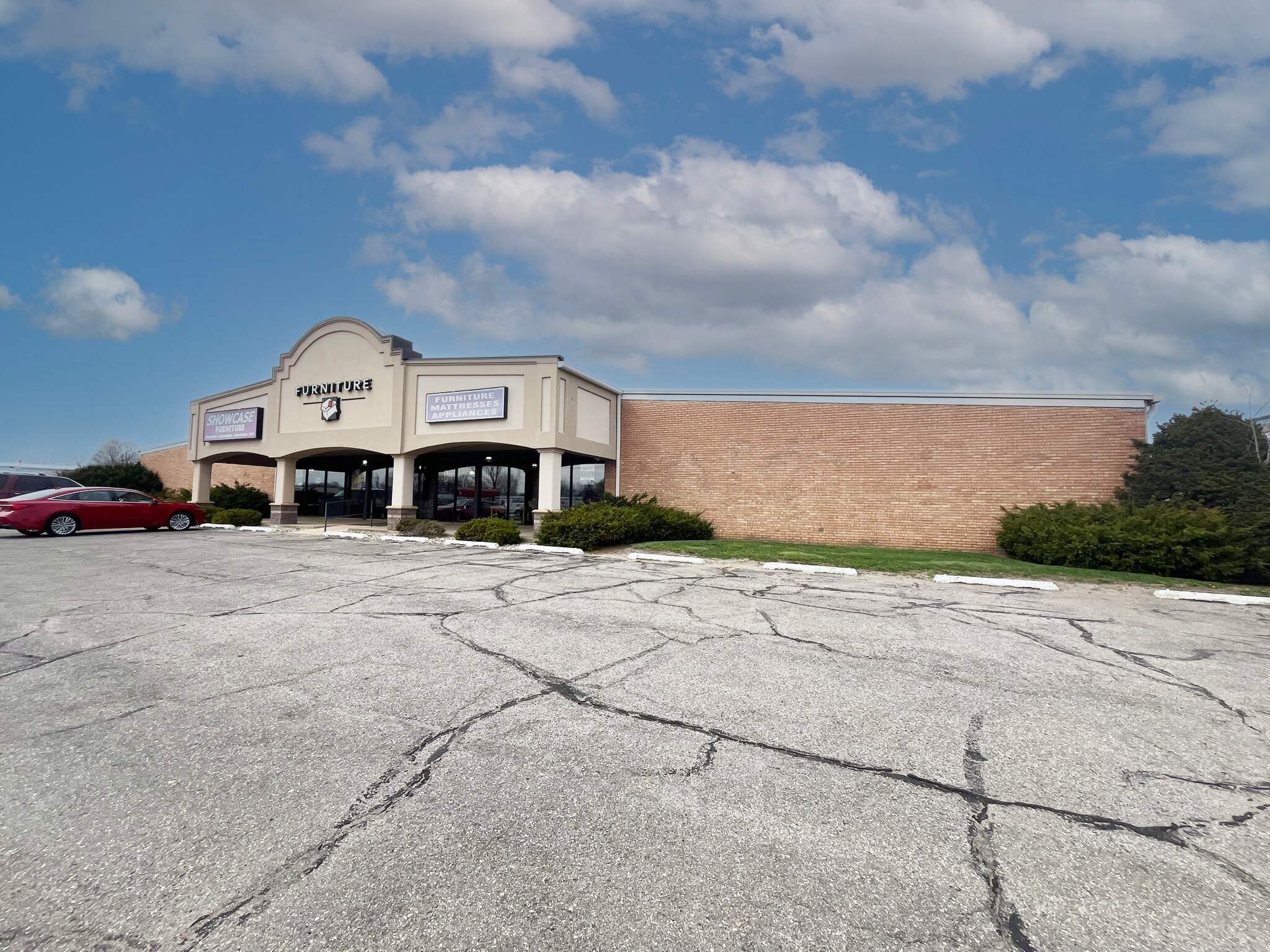 904 W North St, Kendallville, IN for sale Primary Photo- Image 1 of 10