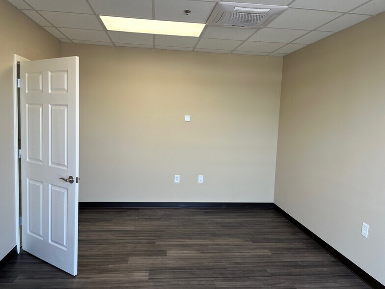 1750 Friendship Cir, Cumming, GA à louer - Photo intérieure - Image 3 de 4