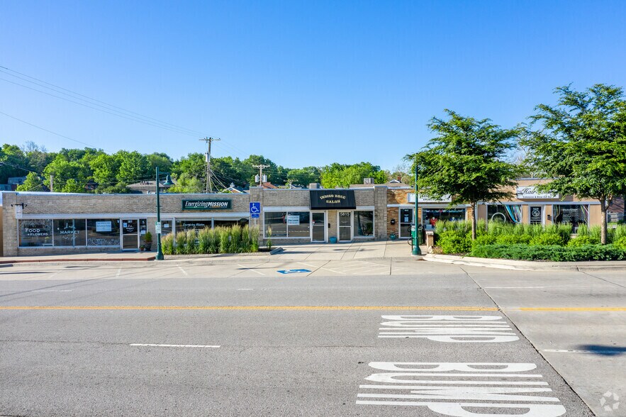 5811-5819 Johnson Dr, Mission, KS for lease - Primary Photo - Image 1 of 9