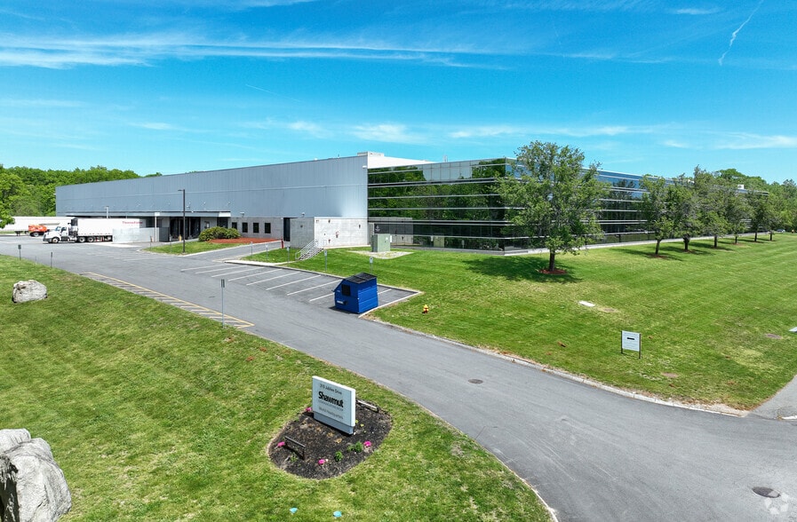 300 Jubilee Dr, Peabody, MA for lease - Building Photo - Image 2 of 22