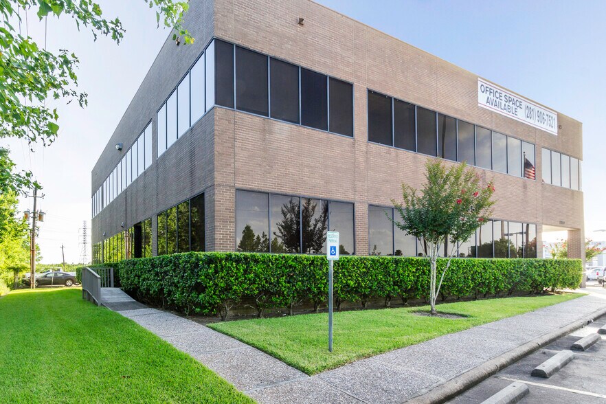 13850 Gulf Fwy, Houston, TX à louer - Photo du bâtiment - Image 2 de 22