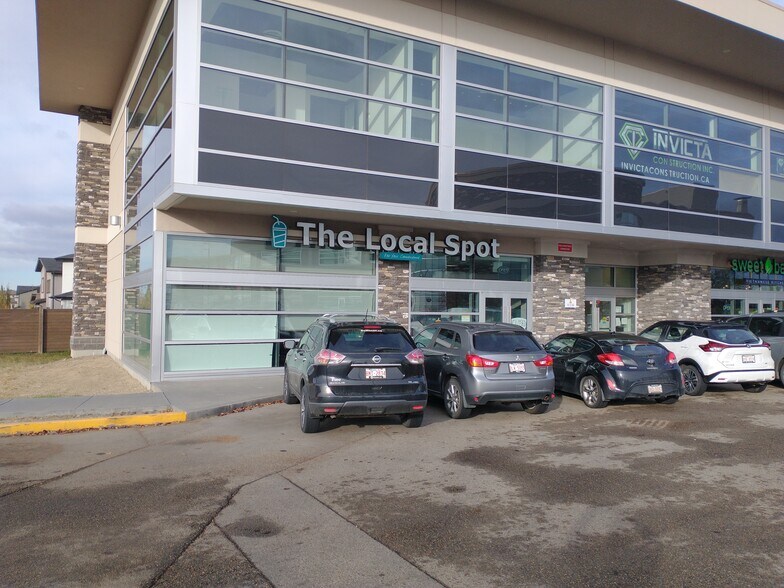 5586 Windermere Blvd, Edmonton, AB for sale - Building Photo - Image 1 of 1